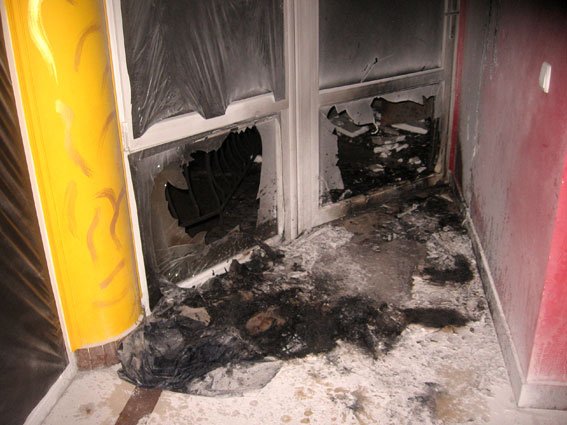 У Рівному вночі невідомі підпалили гральний заклад