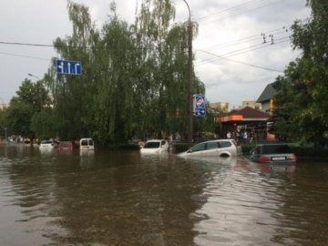 У Луцьку дали понад 300 тисяч на ліквідацію наслідків буревію