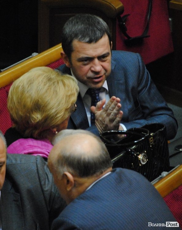 Як волинські депутати у парламенті б’ють байдики. ФОТО
