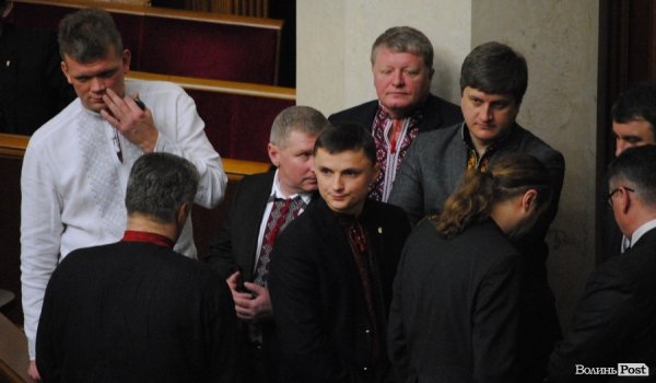 Як волинські депутати у парламенті б’ють байдики. ФОТО