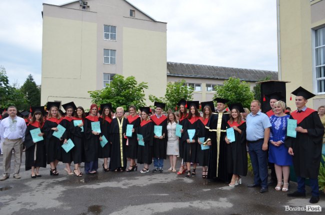 У луцькому політесі «відгуділи» випускний. ФОТО