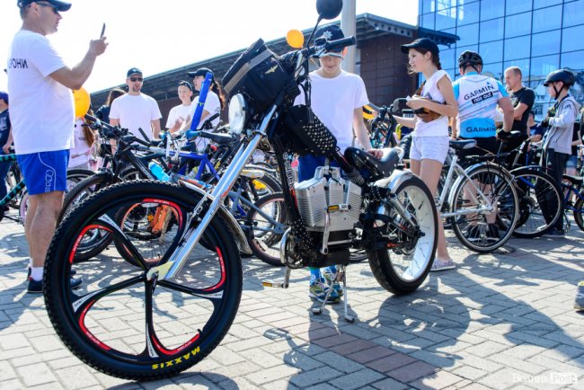 З дітками, собакою та у вишиванках: як лучани провели «Велодень-2019». ФОТО