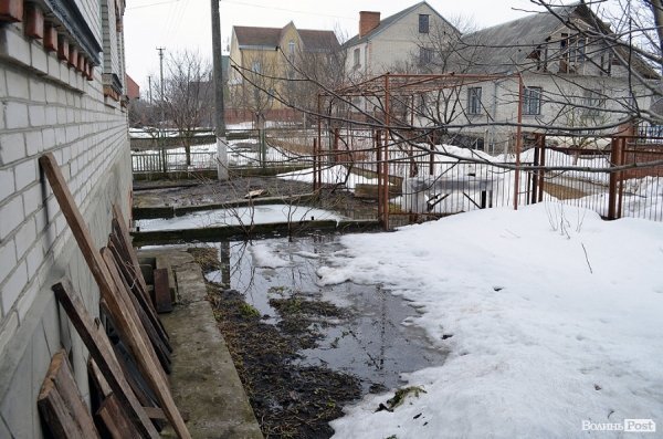 Через відлигу «плаває» приватний сектор у Луцьку. ФОТО