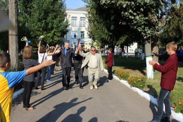  Міжнародна факельна естафета дісталася Луцька. ФОТО