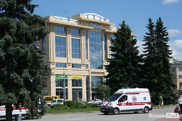 Луцьким медикам передали 5 нових карет швидкої. ФОТО