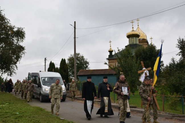 У Луцькій громаді  в останню дорогу провели Героя Миколу Харічева