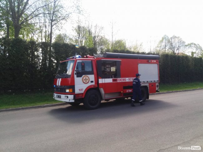 У Луцьку BMW на єврономерах  розтрощила припарковані автівки. ФОТО