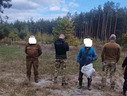 На волинському озері браконьєр наловив риби на 102 тисячі