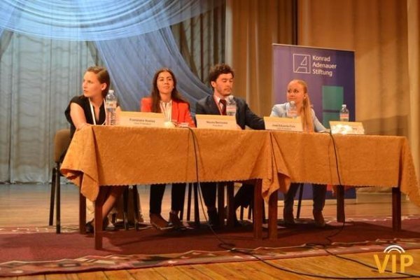 Молодь із чотирнадцяти країн з'їхалась до Луцька - говорити про мир. ФОТО