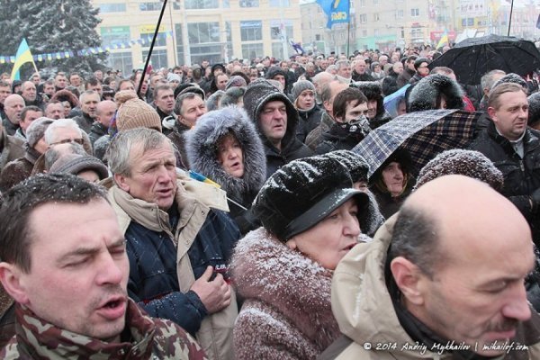 Народне віче у Луцьку. ФОТО