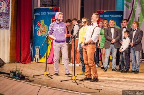 КВН у Луцьку: Рівне «вирвало» перемогу в Запоріжжя. ФОТО