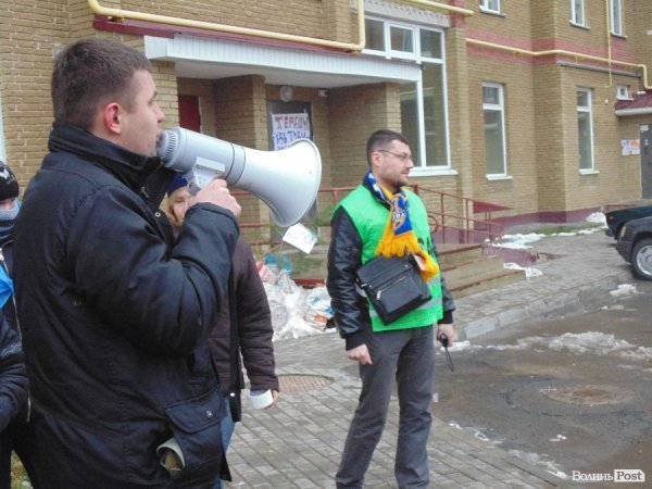 Гузь хвалить журналістів під будинком Терещука