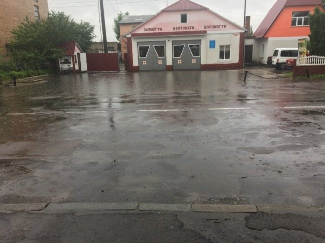 На Волині злива підтопила райцентр. ФОТО