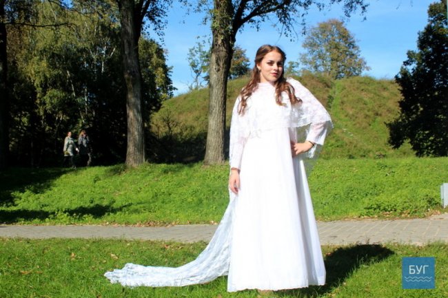 На Волині відбувся показ весільних суконь різних епох. ФОТО