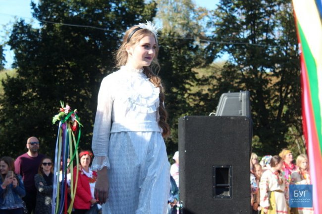 На Волині відбувся показ весільних суконь різних епох. ФОТО