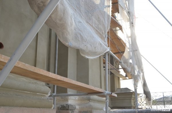 У центрі Луцька ремонтують собор. ФОТО