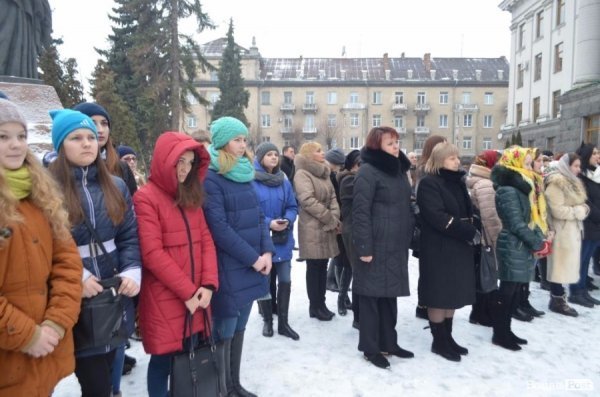 Луцькі студенти відкрили Різдвяний вертеп