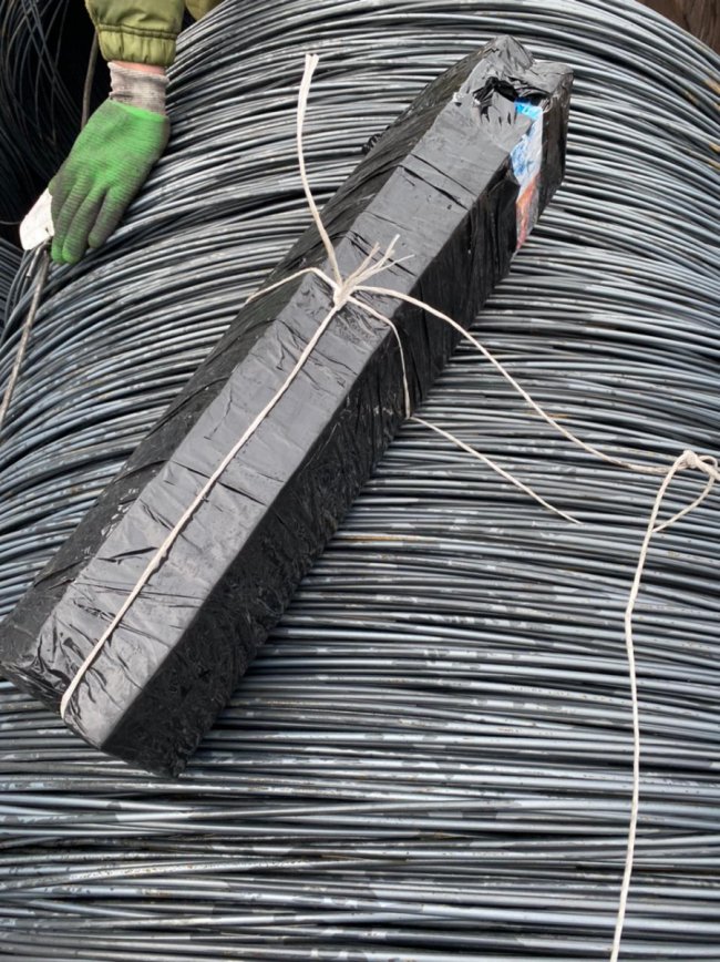 Через Волинь контрабандисти хотіли перевезти цигарки у вантажному поїзді до Польщі. ФОТО