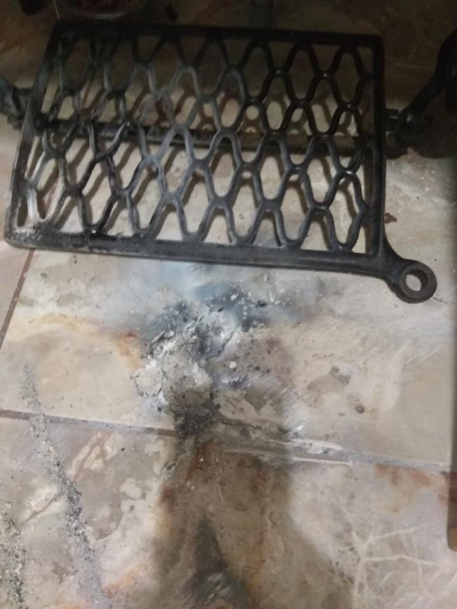 На Волині у вікно будинку вистрелили сигнальною ракетою