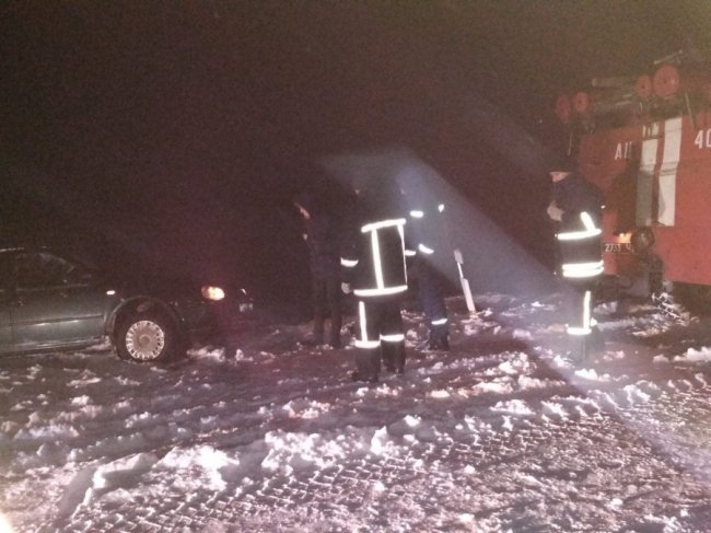 На Волині рятувальники витягли з кюветів 14 автівок. ФОТО