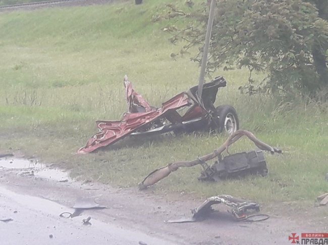 У селі Дачне – масштабна ДТП за участю трьох автівок. ФОТО
