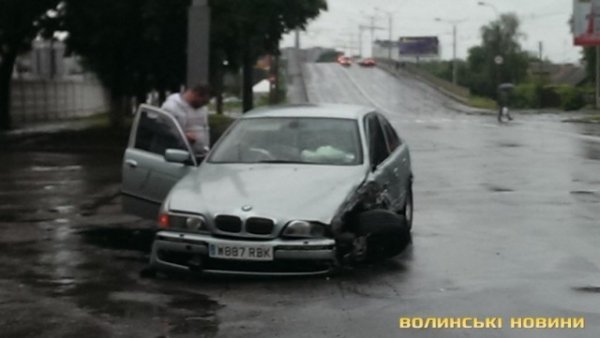 Аварія в Луцьку: постраждала пасажирка BMW. ФОТО