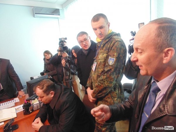 Революціонери влаштували «розборки» з головним міліціонером Волині. ФОТО. ВІДЕО