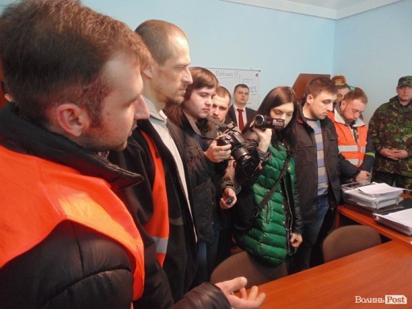 Революціонери влаштували «розборки» з головним міліціонером Волині. ФОТО. ВІДЕО