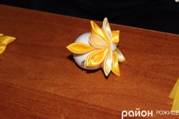 Волинська майстриня показала, як зробити новорічну іграшку власноруч 