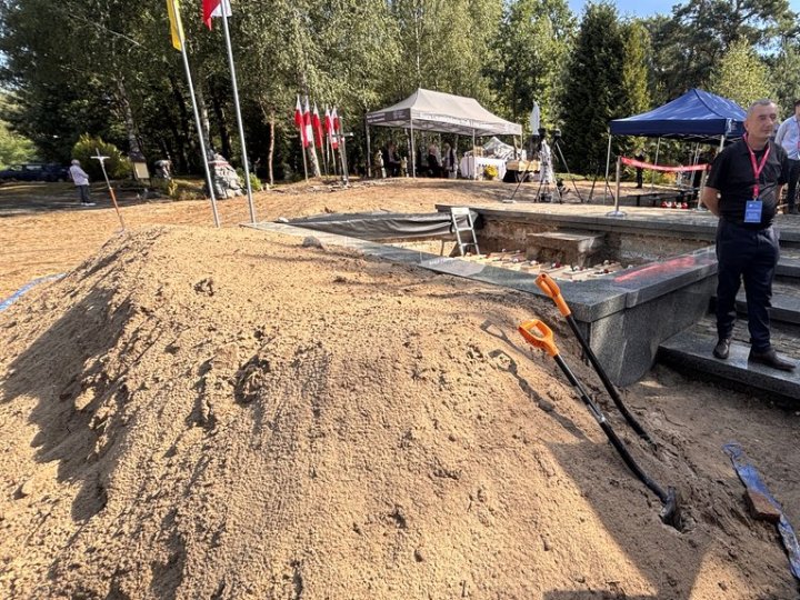 В Україні поховали жертв Волинської трагедії, вбитих 83 роки тому