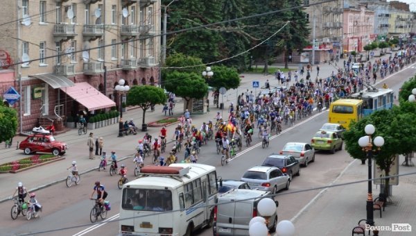 Велодень у Луцьку зібрав більше тисячі людей. ФОТО 
