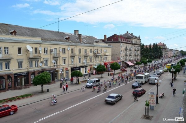 Велодень у Луцьку зібрав більше тисячі людей. ФОТО 
