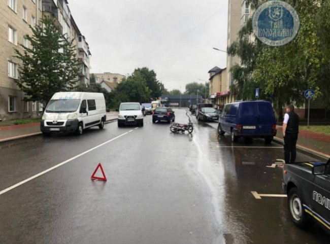 У волинському місті автівка збила мотоцикліста. ФОТО