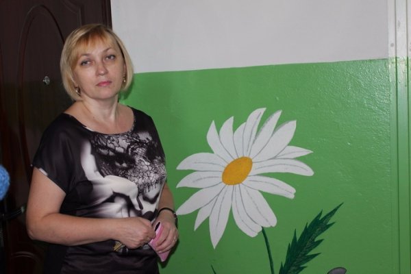 Мешканці одного з луцьких будинків перетворили свій під'їзд у казку. ФОТО