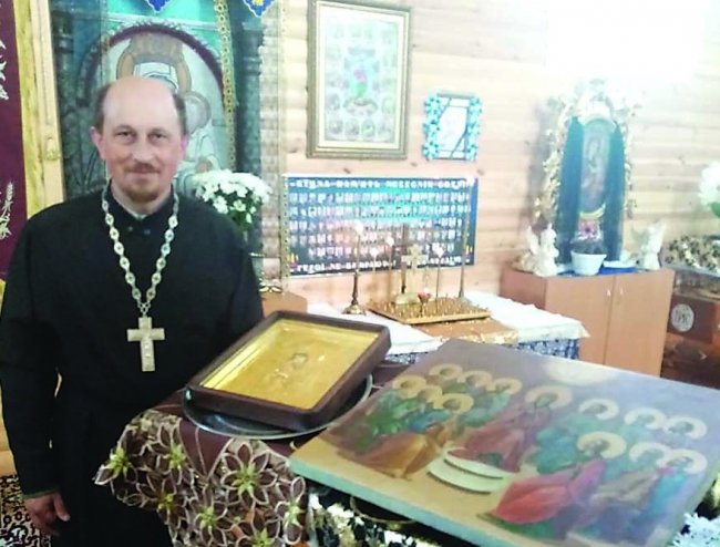 На Волині під час молебню за воїнів ікона Богородиці заплакала миром