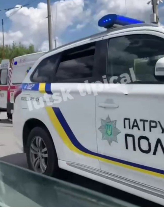 У Луцьку - аварія  за участі тролейбуса та двох автівок