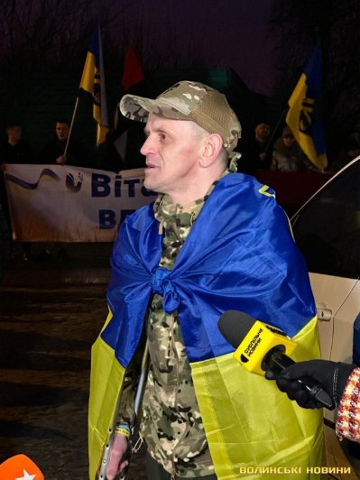 У Луцьку зустріли воїна, якого визволили з російського полону. ФОТО
