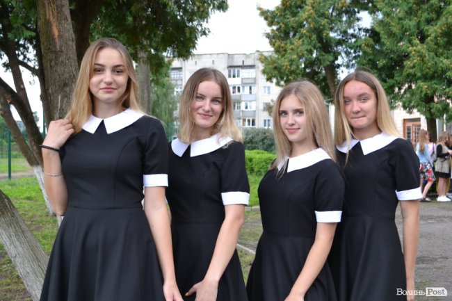 Благодійно, красиво, урочисто: як відсвяткували старт навчання у ліцеї Ковеля. ФОТО