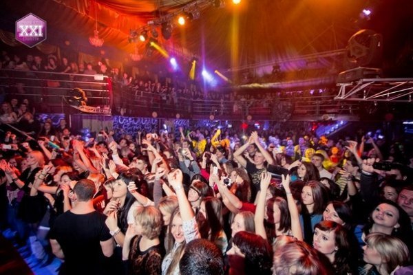 Фото з відкриття клубу «ХХІ століття»