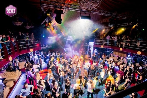 Фото з відкриття клубу «ХХІ століття»