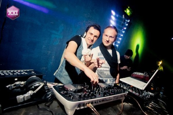 Фото з відкриття клубу «ХХІ століття»