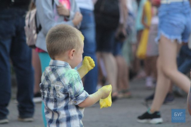 У місті на Волині кидалися фарбами. ФОТО