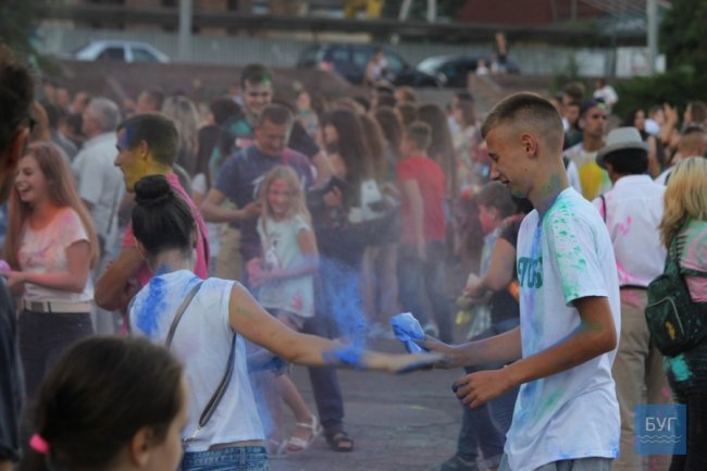 У місті на Волині кидалися фарбами. ФОТО