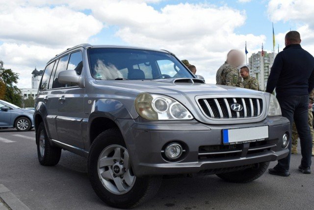 Волинським тероборонівцям передали автівки та Starlink. ФОТО