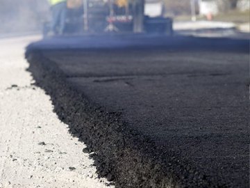 Люди чекали 30 років: на одній із вулиць Луцька відремонтували дорогу. ФОТО