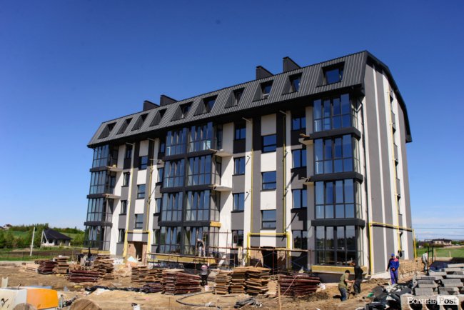 Здача нового будинку і озеленення території: затишне і сучасне житло у ЖК «Західний Олімп» під Луцьком*