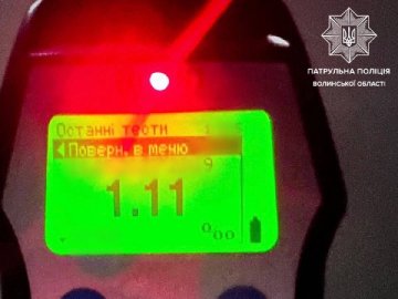 На Волині затримали п'яного скутериста, який віз наркотики