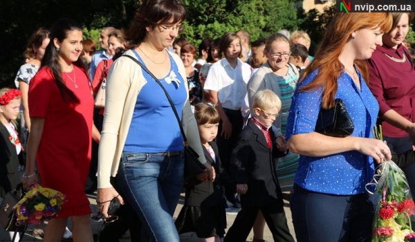 Перший дзвоник у школах Нововолинська