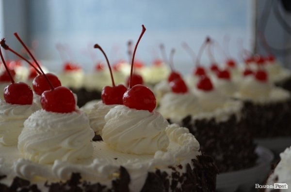 Як у Луцьку роблять торти. ФОТО 