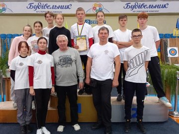 «Луцькі соколи» привезли 7 медалей з Чемпіонату України зі стрільби з лука. ФОТО